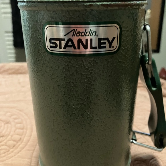 Vintage Stanley Classic Green Vacuum Thermos - Picture 3 of 10